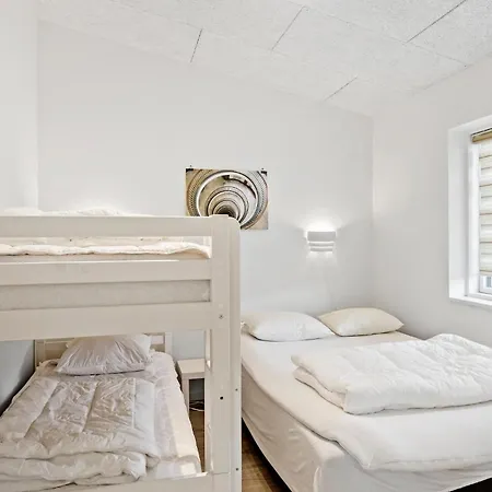 Lovely In Vaeggerlose With Sauna Casa vacanze Bøtø By